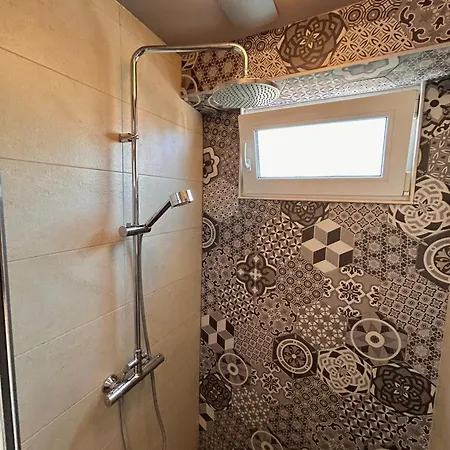 شقة Sea Breeze L 2bd Sea Garden فارنا