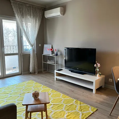Sea Breeze L 2bd Sea Garden فارنا