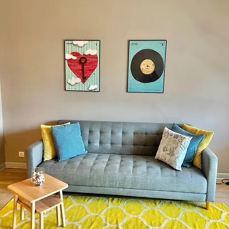 Sea Breeze L 2bd Sea Garden فارنا